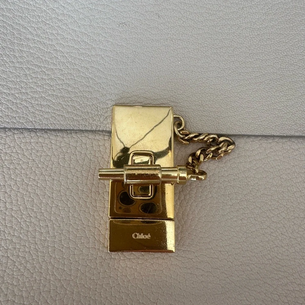 Chloe Beige Crossbody Bag with Gold Chain - Picture 8 of 8